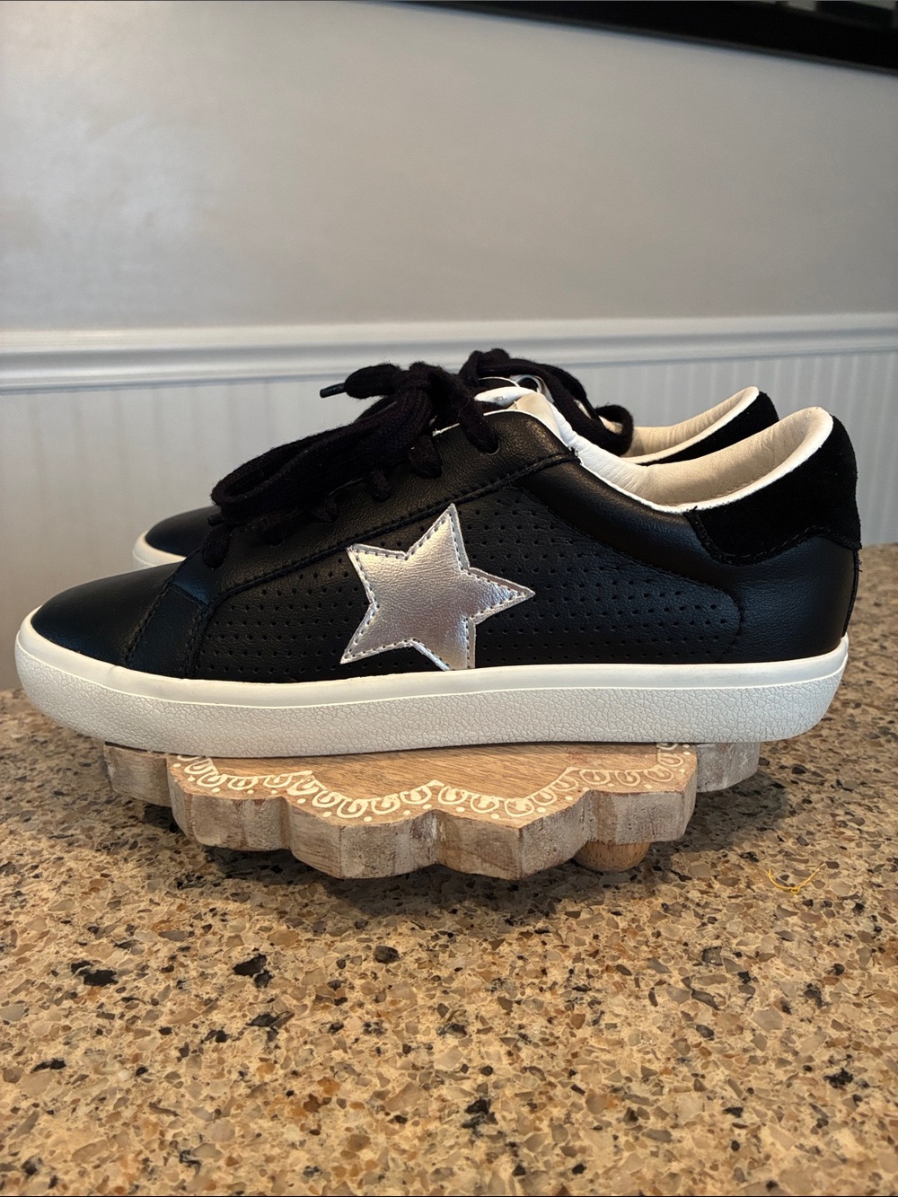 7.5 Women’s Vintage Havana Black/Silver Sneakers